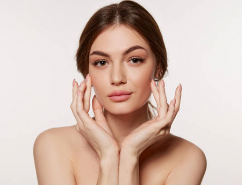 Cómo logran resultados naturales y armónicos los cirujanos certificados